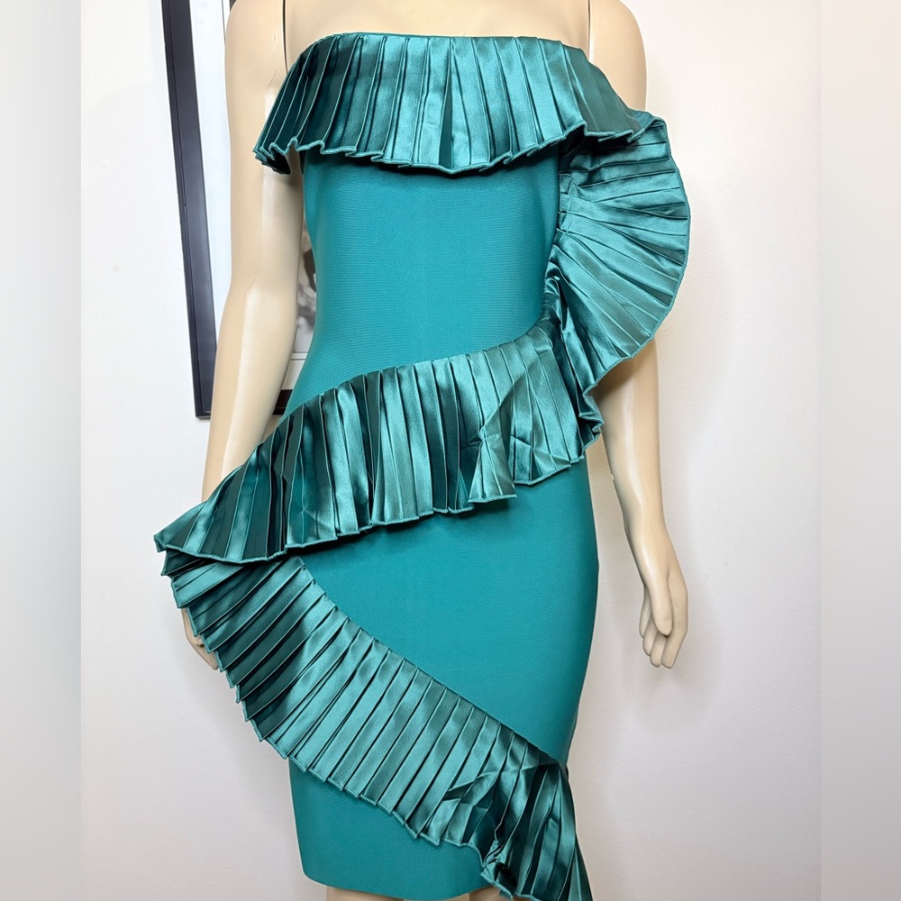 ❎SOLD 🥰Elegant Teal Bandage Knit Ruffled Dress